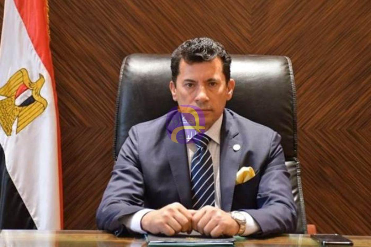 الوزير أشرف صبحي يعلق على أزمة الحضري وحسام حسن