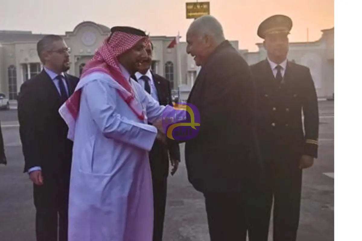 "غياب الرئيس الجزائري عن القمة العربية بالدوحة"