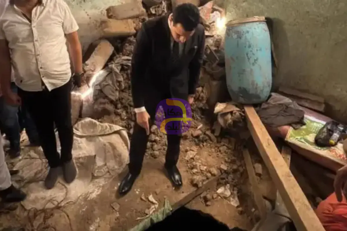 بحثاً عن "كنوز الفراعنة".. كشف حفرة في مكتب صحة بمصر