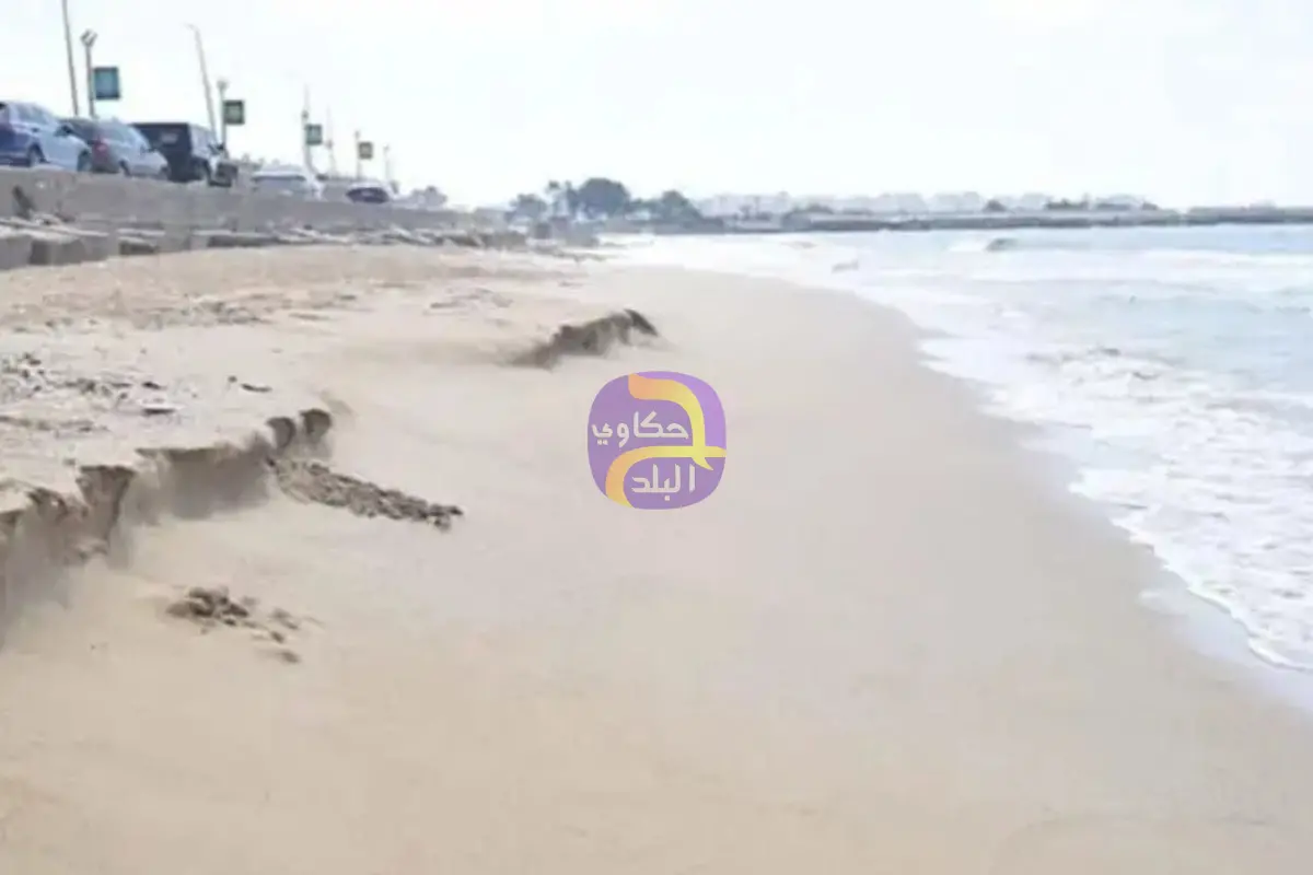 انحسار مياه البحر وظهور شواطئ رملية بالإسكندرية يثير القلق