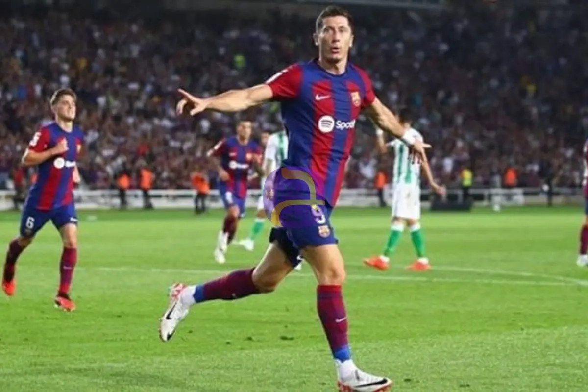 ليفاندوفسكي يقود هجوم برشلونة في مواجهة إشبيلية بالدوري الإسباني