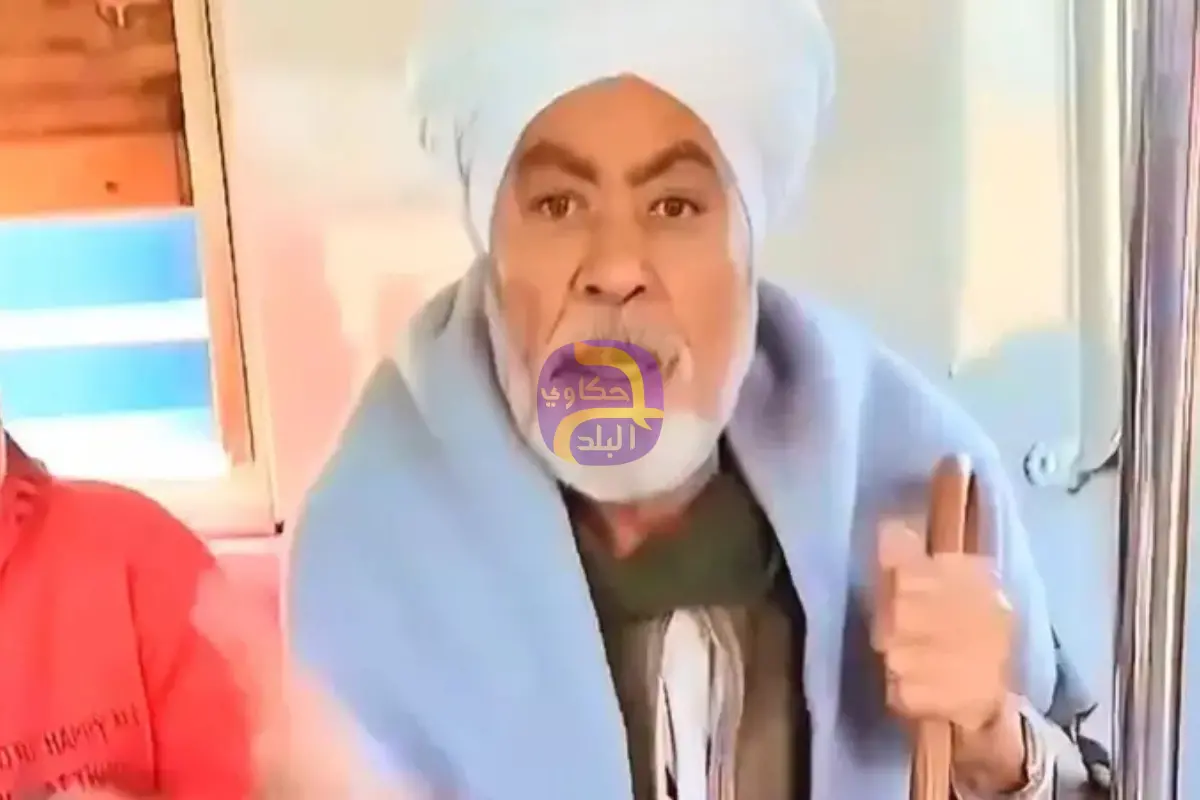 وضعت ساقاً على أخرى فعنفها أمام الجميع