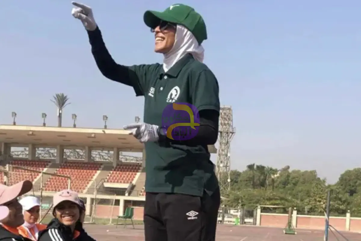 أستاذة جامعية وحكم دولي.. مصرية تتحدى التقاليد وتسطر اسمها في الفيفا