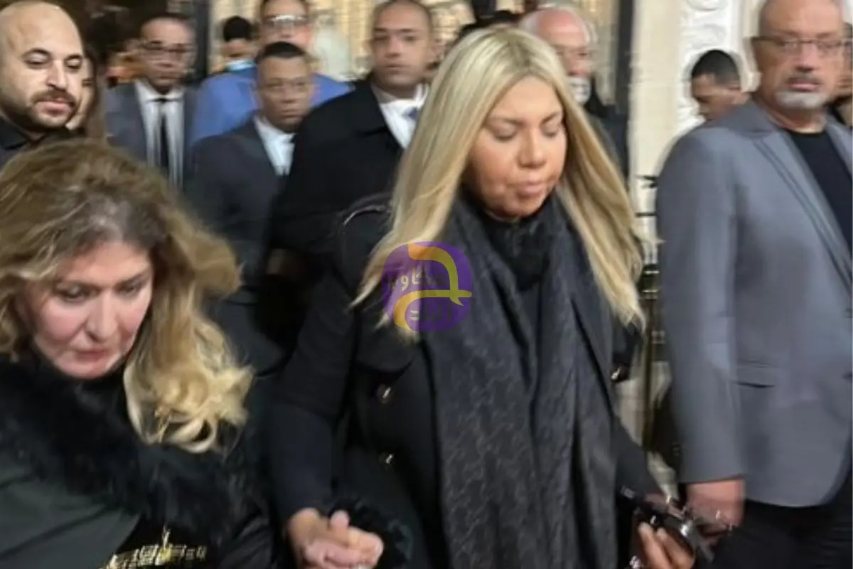 بعد غياب طويل.. سهير رمزى تقدم واجب العزاء فى والدة الفنان هانى رمزى