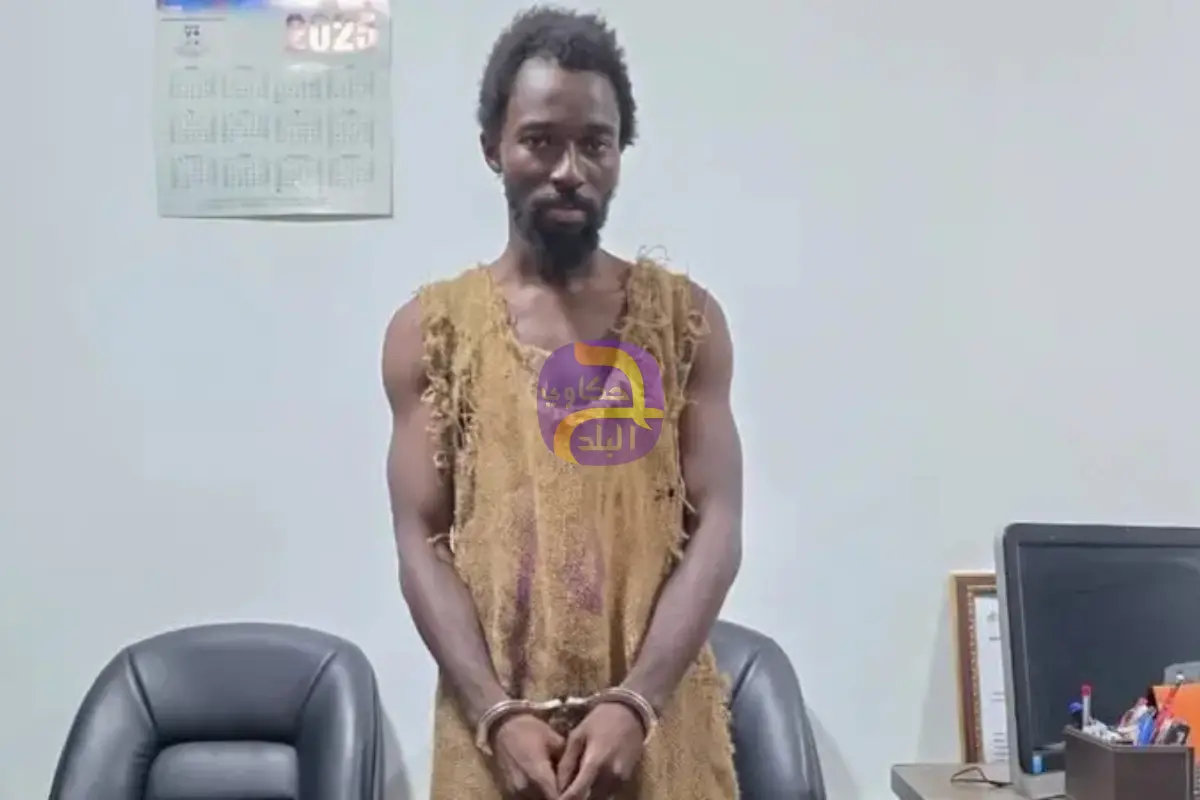 ظهر مكبل اليدين.. القبض على "مدعي النبوة" في غانا