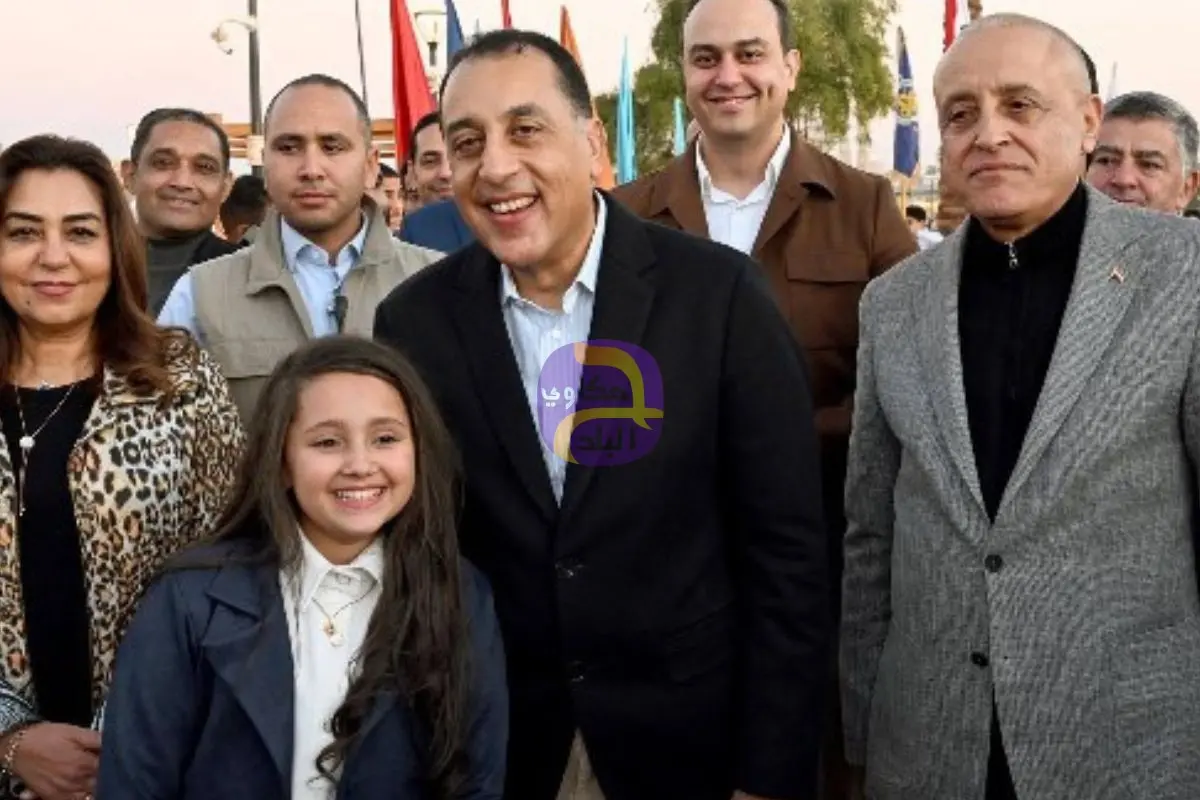 الدكتور مصطفى مدبولي.. يتفقد أعمال تطوير كورنيش النيل بالأقصر ويشاهد عروضًا فنية بالمسرح
