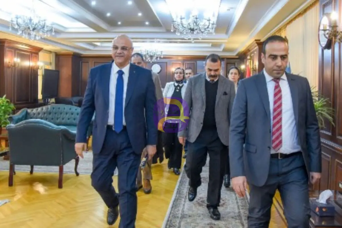 محافظ الإسكندرية الجديد يصل مكتبه عقب أدائه اليمين الدستوري أمام الرئيس ويباشر مهام عمله