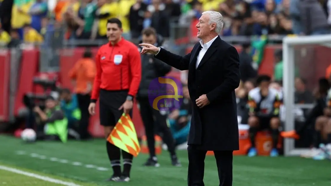 وفاة والدة ديشان مدرب منتخب فرنسا بعد الفوز على العراق