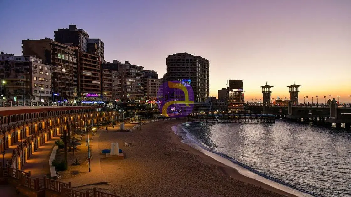 الإسكندرية ترفع الراية الحمراء.. قرار بحظر نزول البحر نهائياً